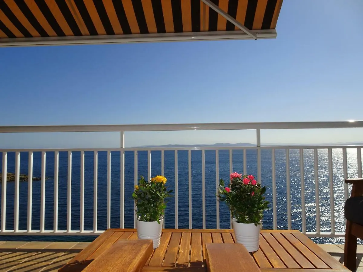 Apartament Belvedere Ρόζες